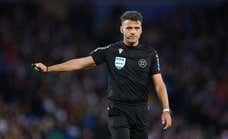 Gil Manzano revienta el VAR: es el árbitro que más ayuda necesita del vídeoarbitraje