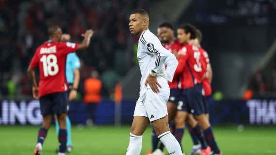Mbappé, tras la derrota del Madrid en Lille. /AFP