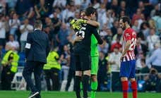 Los secretos menos conocidos de las manos del derbi: «A Oblak siempre le pillan con las dos piernas plantadas y Courtois es un generador de contragolpes»